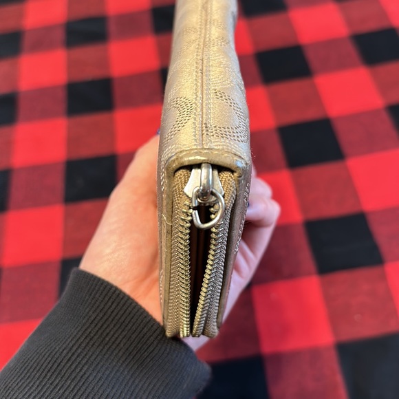 Authentic Coach Zipper Wallet - Picture 8 of 17